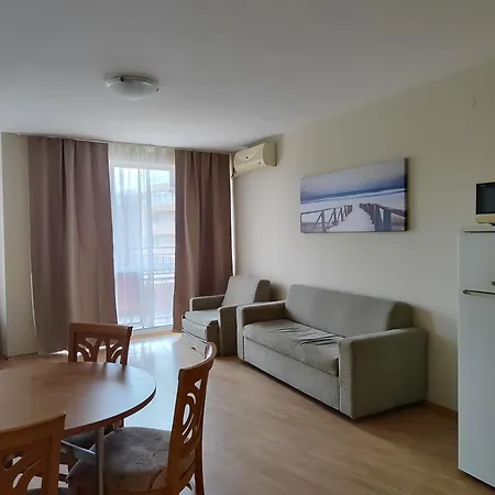ривиера форт бийч Apartment Ravda